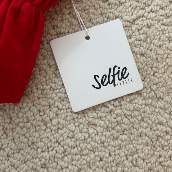 Selfie Leslie cropped ruffle top NWT - Picture 2 of 3